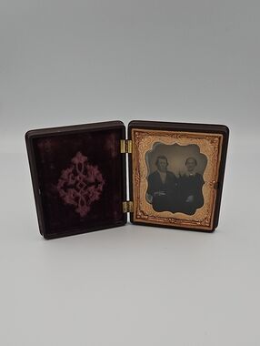 Antique Photo In Union Case
